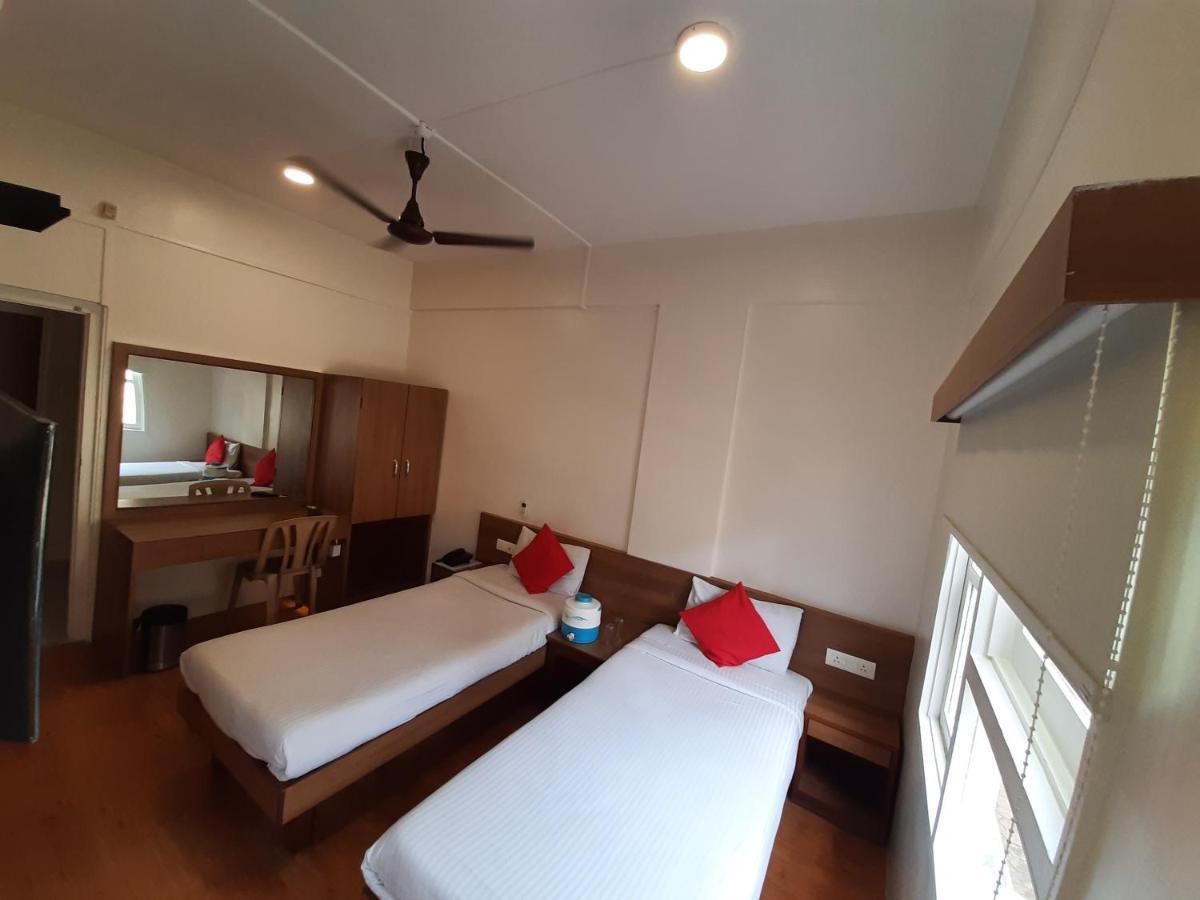 Hotel Bhooshan, Shivajinagar, Pune Exterior photo